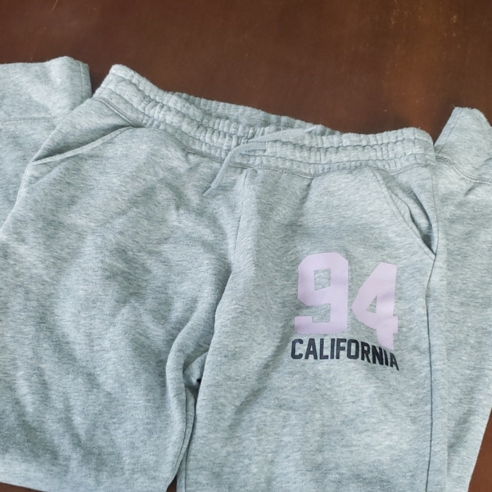 Old Navy gray sweats